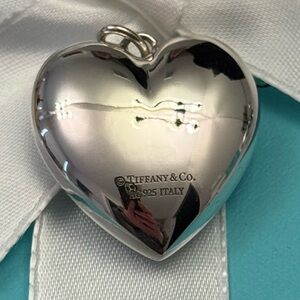 🌟8XHP🌟Auth "Like New" Rare Tiffany & Co. Ziegfeld Large Puffy Heart Necklace